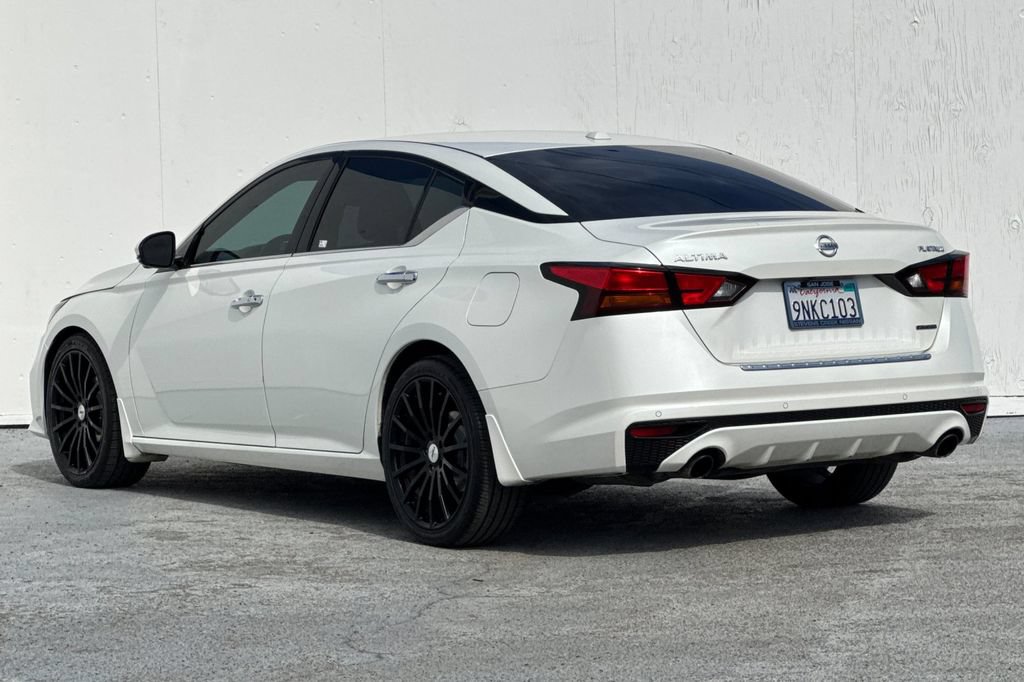 Used 2019 Nissan Altima 2.0 Platinum FWD image 5