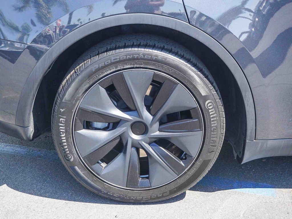 Used 2024 Tesla Model Y Long Range image 8