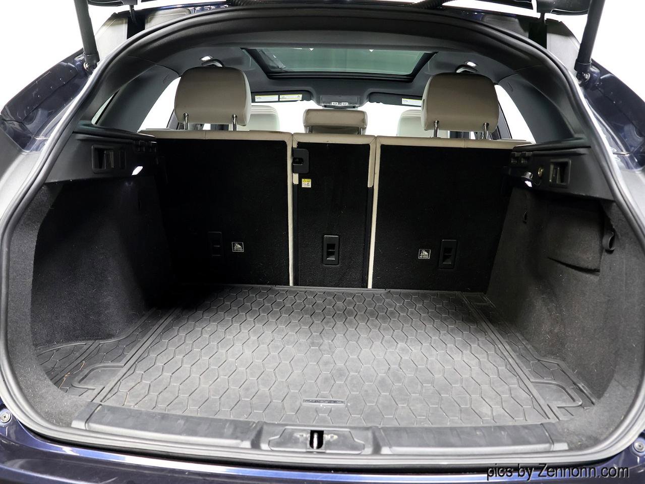 Used 2018 Jaguar F-PACE Prestige image 31