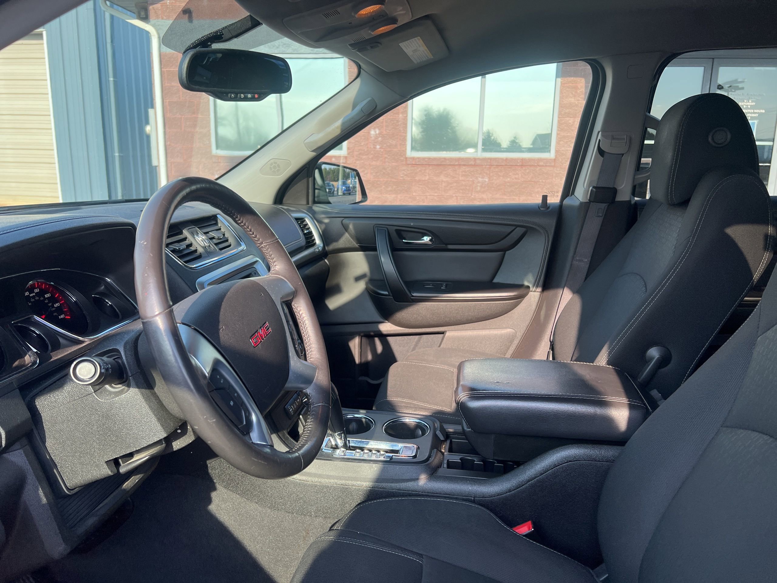 Used 2015 GMC Acadia SLE image 11