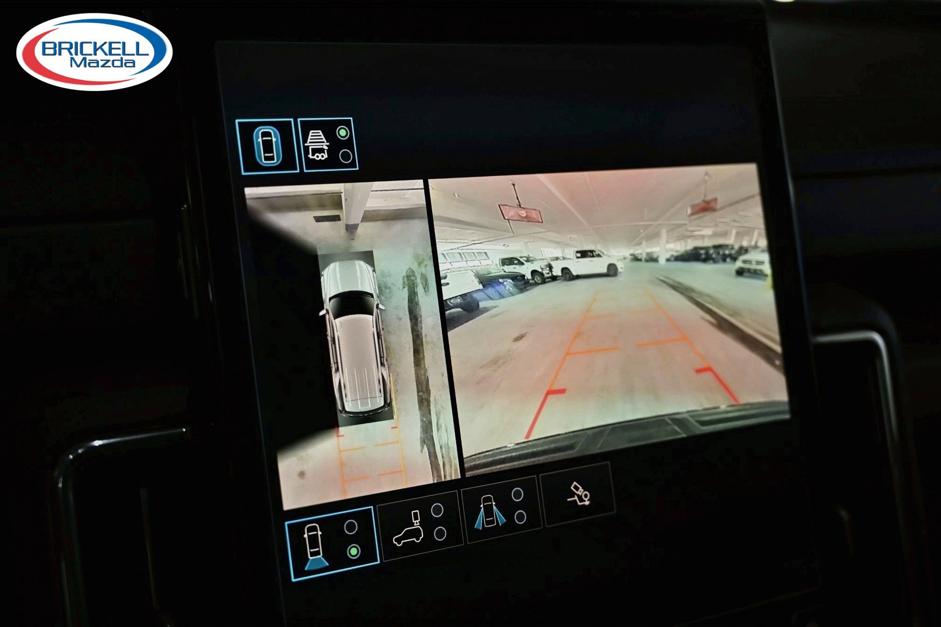 Used 2025 GMC Yukon Denali AWD/4WD image 32