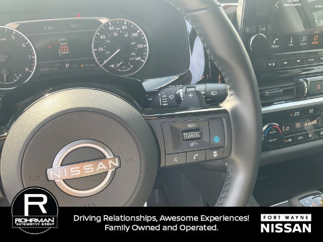 Used 2024 Nissan Pathfinder SL w/ Black Appearance Package AWD/4WD image 23