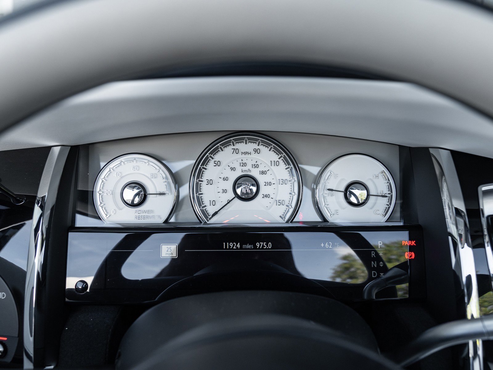 Used 2018 Rolls-Royce Dawn image 39