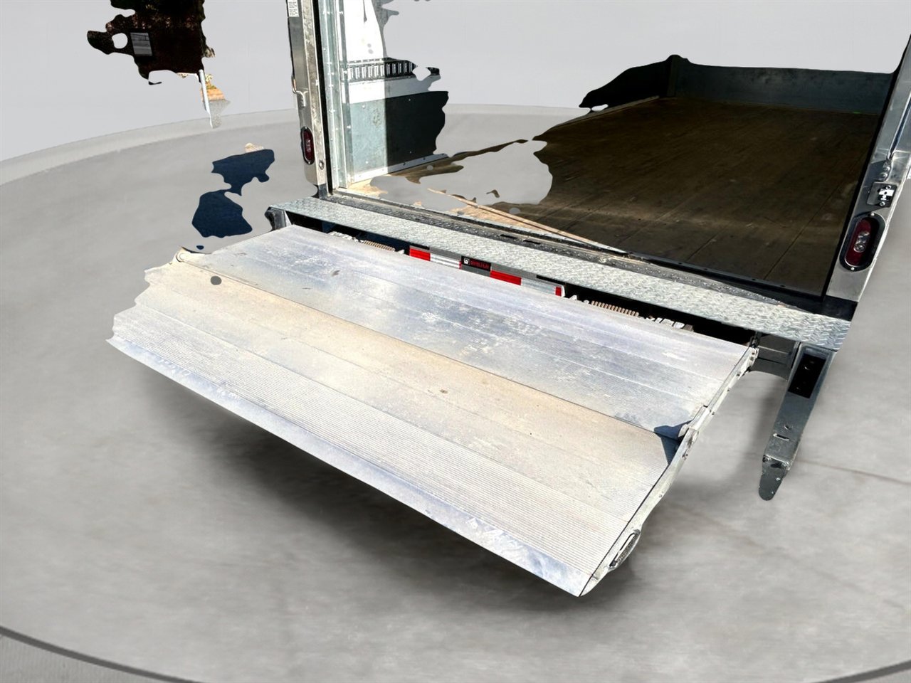 Used 2023 Chevrolet Low Cab Forward 5500XD image 27