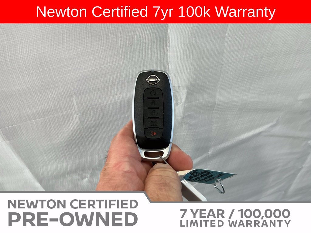 Used 2025 Nissan Pathfinder SL AWD/4WD image 46