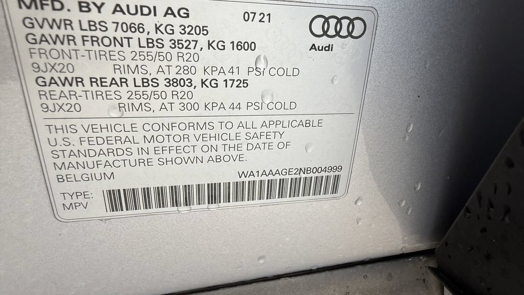 Used 2022 Audi e-tron Premium w/ Convenience Plus Package AWD/4WD image 6