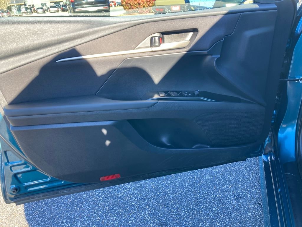 Used 2025 Toyota Camry LE image 13