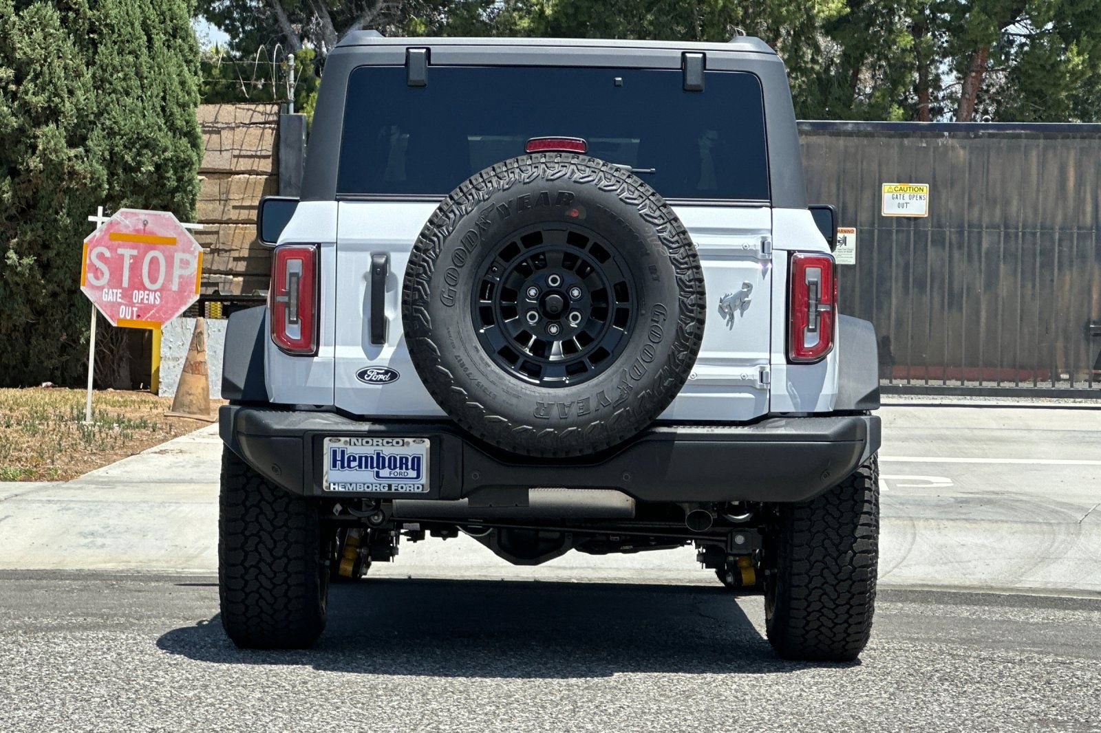 New 2026 Ford Bronco Badlands w/ Sasquatch Package AWD/4WD image 5