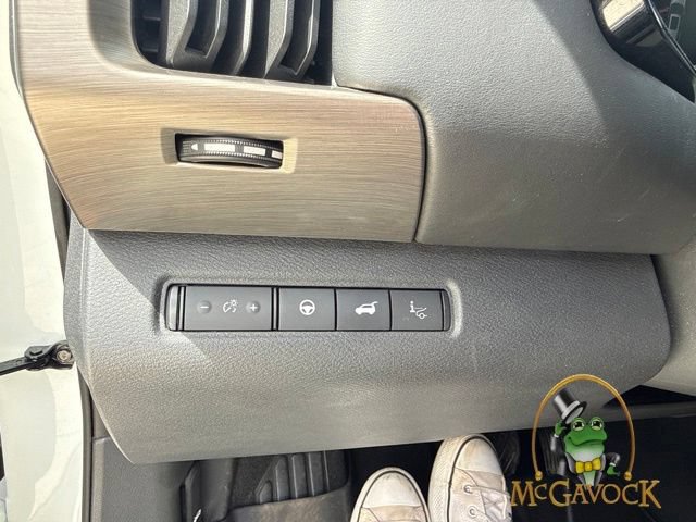 Used 2023 Nissan Pathfinder Platinum FWD image 23