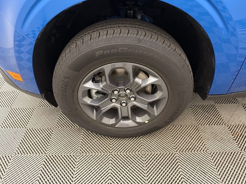 New 2025 Ford Maverick XLT image 17