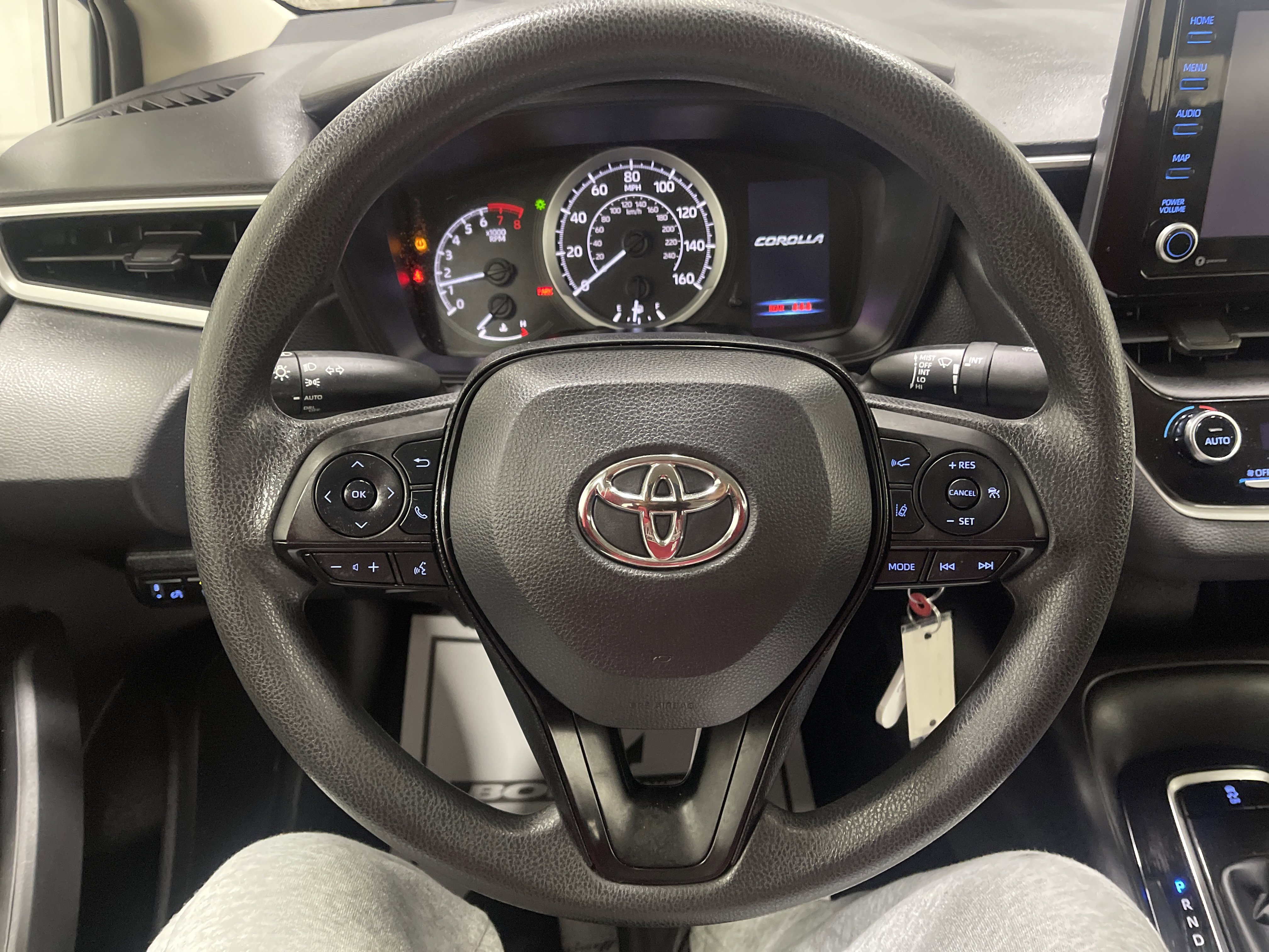 Used 2022 Toyota Corolla LE image 29