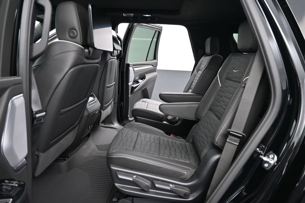 New 2026 Cadillac Escalade Platinum Sport w/ LPO, ONYX Package AWD/4WD image 13
