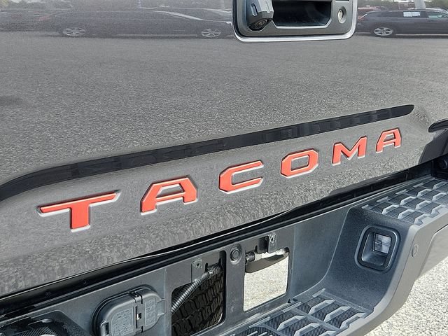 Used 2023 Toyota Tacoma TRD Off-Road w/ Technology Package AWD/4WD image 23