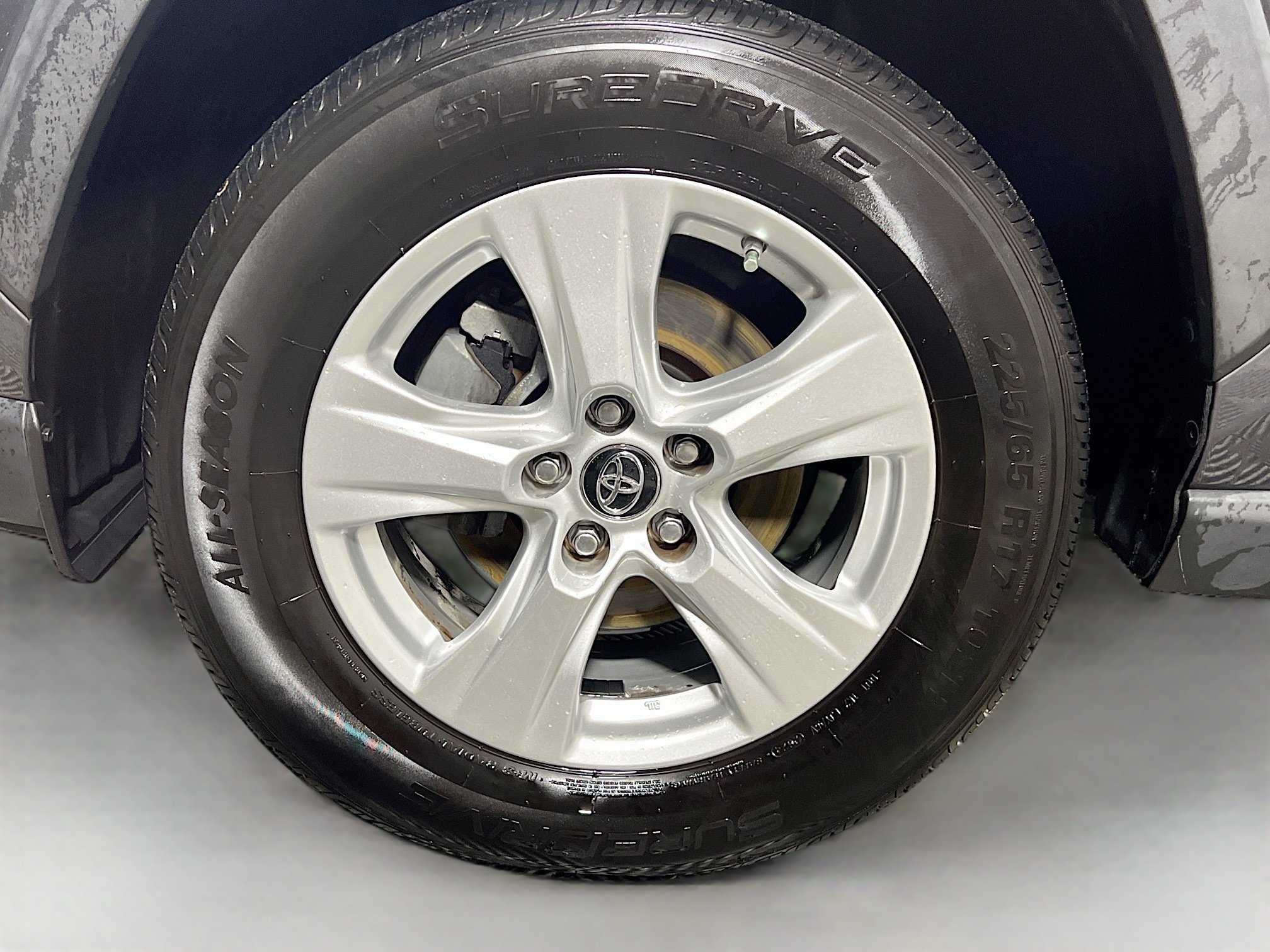 Used 2019 Toyota RAV4 XLE w/ Convenience Package FWD image 14