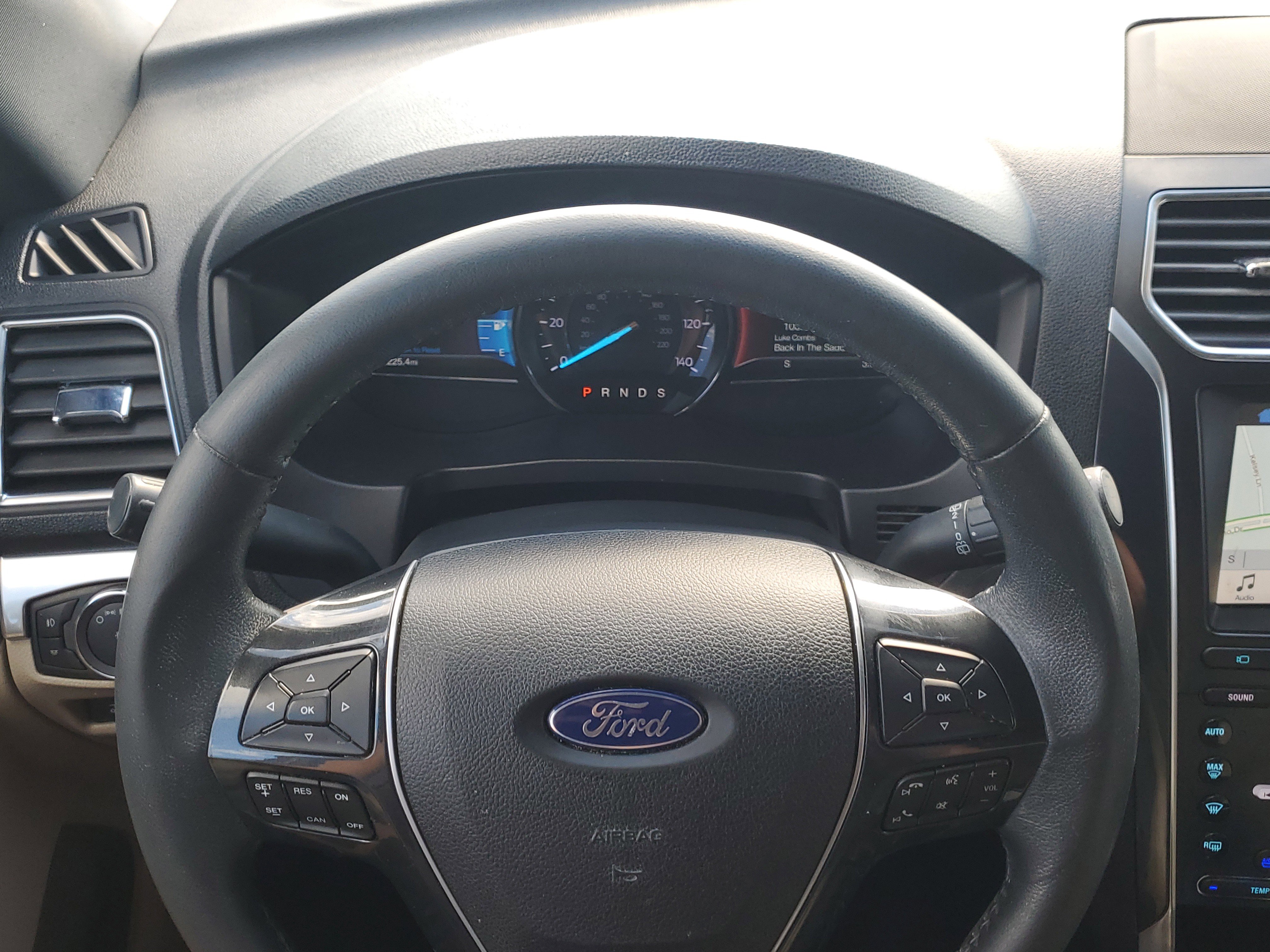 Used 2019 Ford Explorer Limited w/ Class III Trailer Tow Package image 24