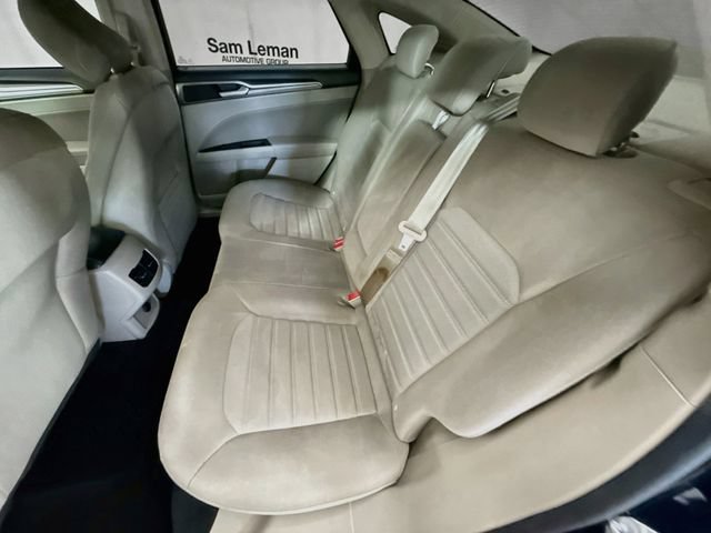 Used 2020 Ford Fusion SE FWD image 22