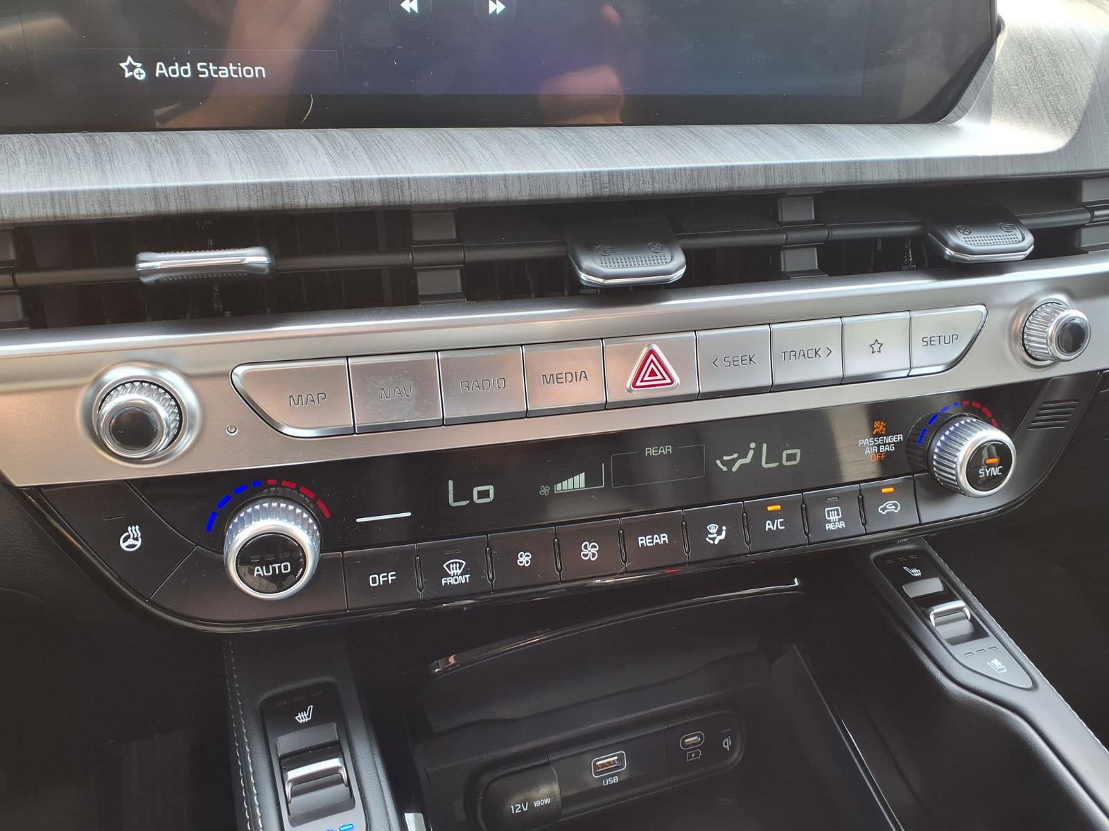 Used 2024 Kia Telluride EX AWD/4WD image 26