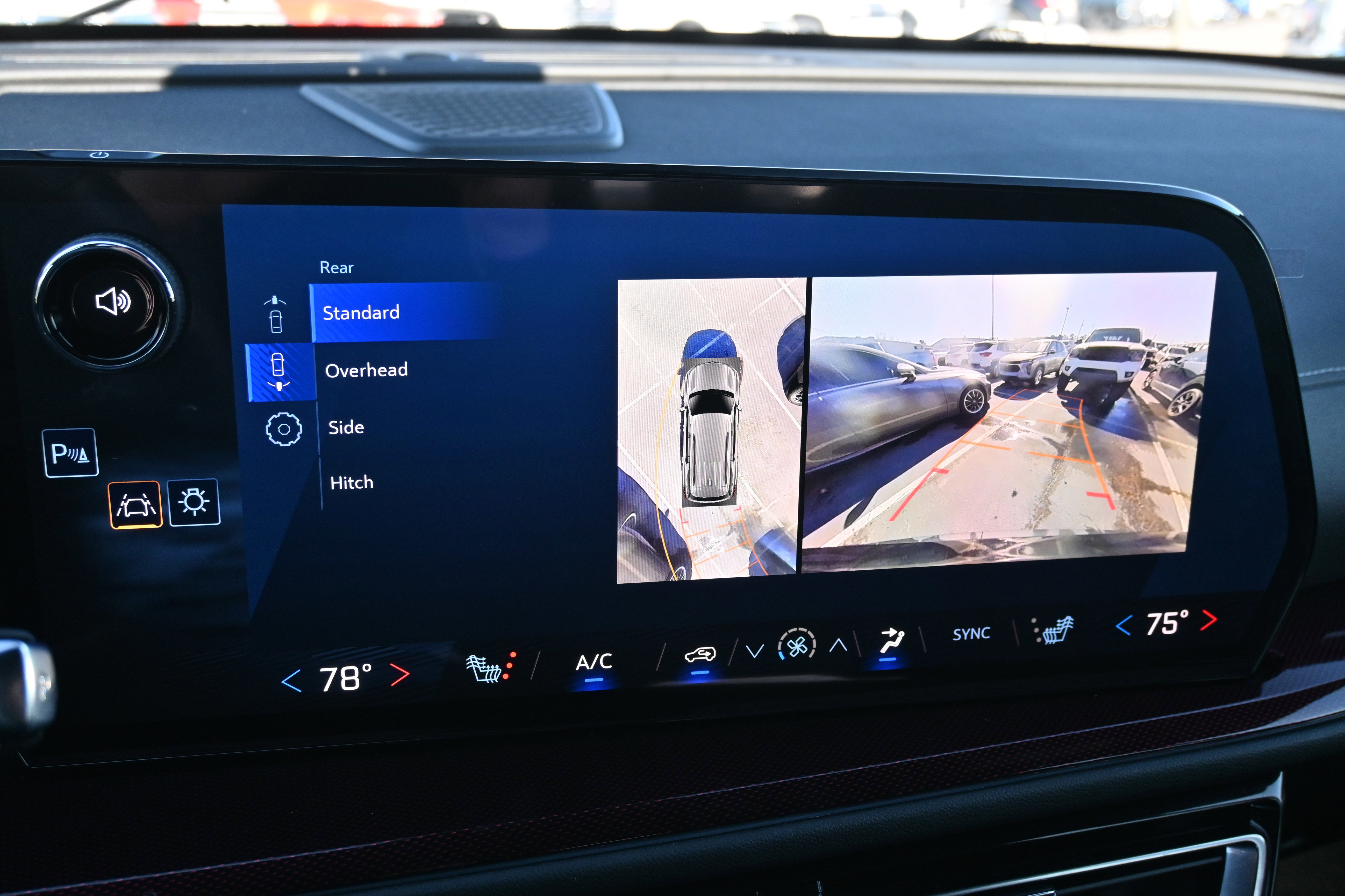 Used 2024 Chevrolet Traverse Z71 w/ Enhanced Driving Package image 15