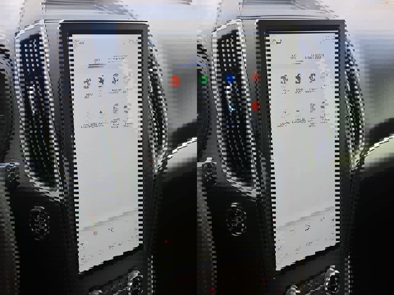 Used 2022 Ford Edge SEL image 25