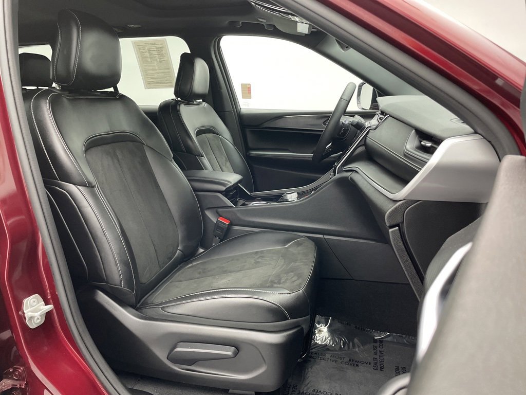 Used 2023 Jeep Grand Cherokee Altitude image 47