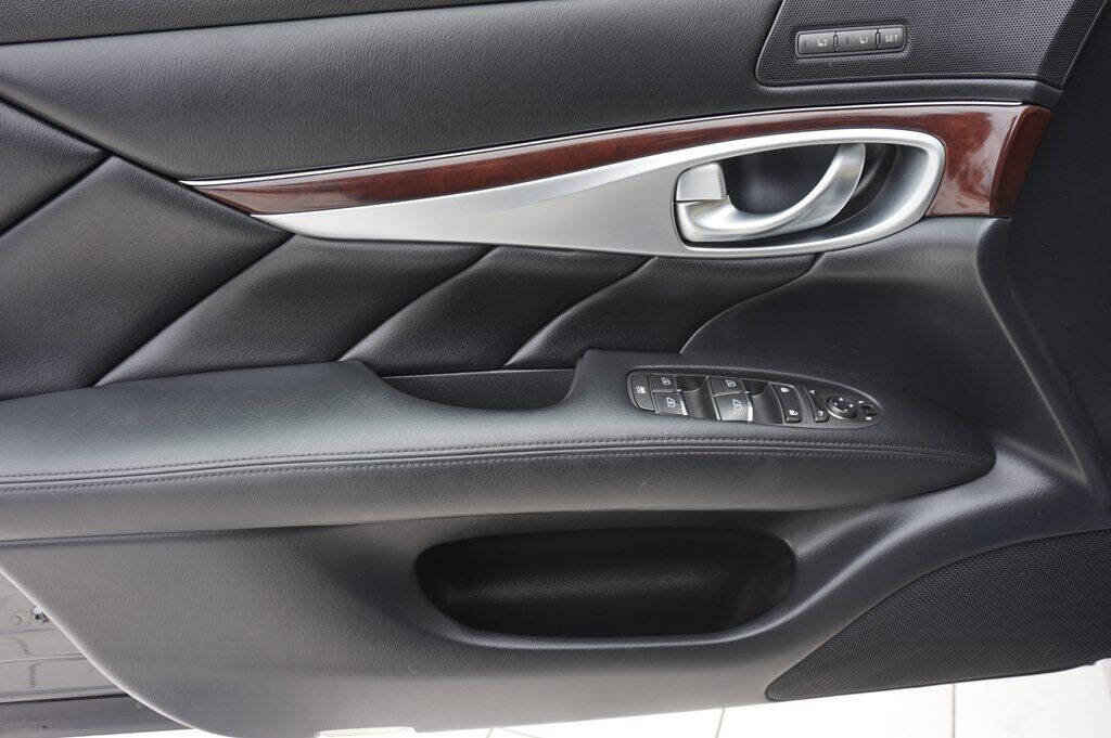 Used 2015 INFINITI Q70 L 3.7 image 14