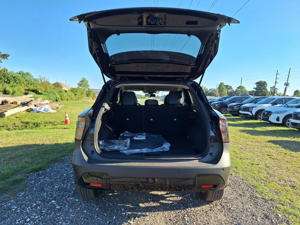 New 2026 Nissan Kicks SR image 26