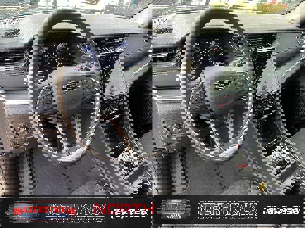 New 2025 Jeep Grand Cherokee Altitude image 6