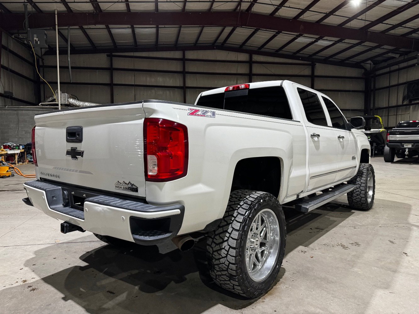 Used 2018 Chevrolet Silverado 1500 High Country image 5