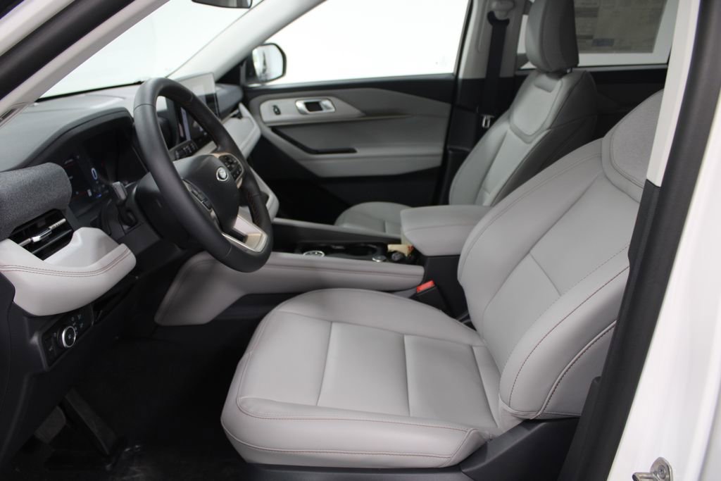 New 2026 Ford Explorer Active RWD image 21