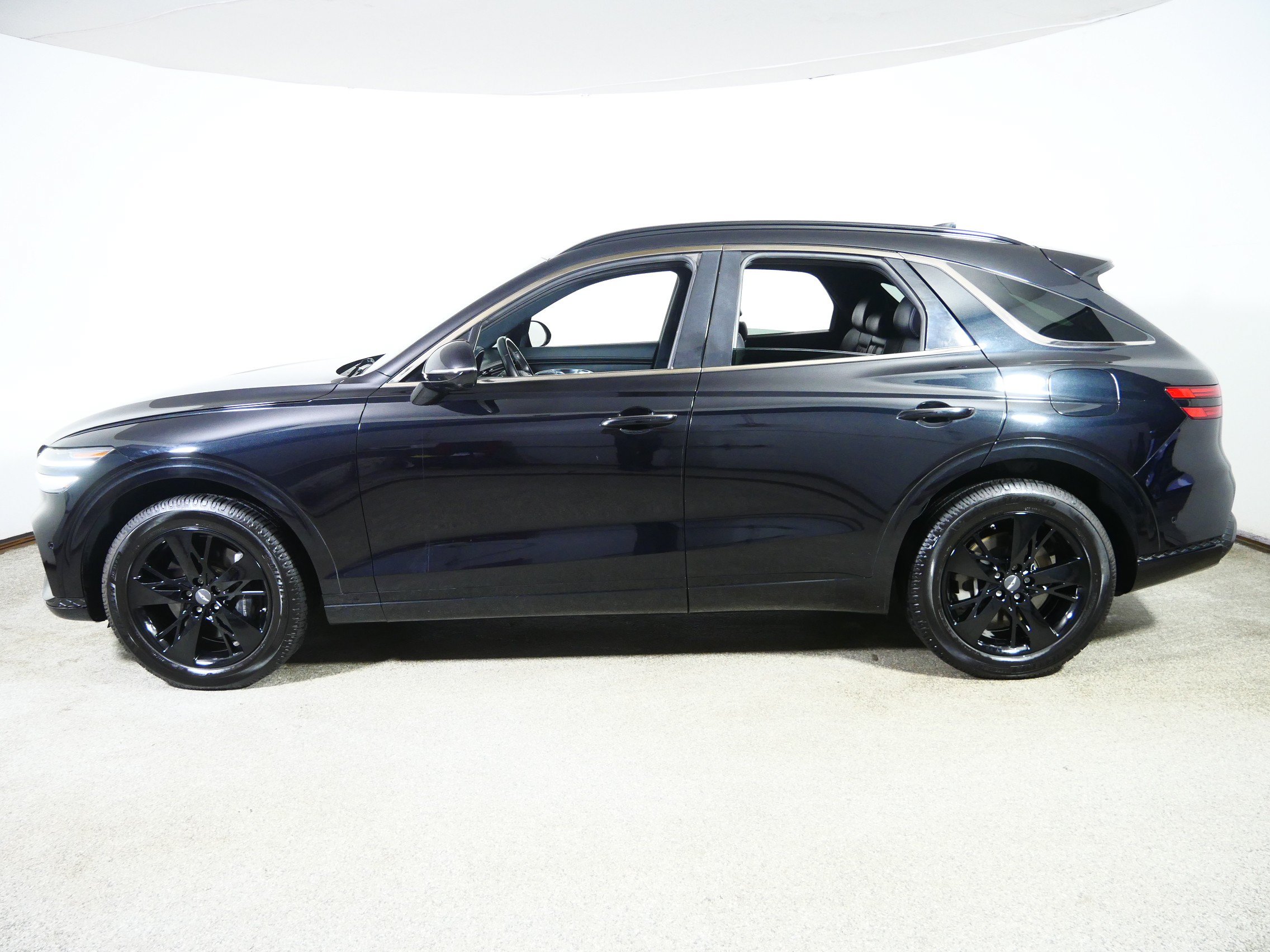 Used 2022 Genesis GV70 3.5T Sport w/ Sport Advanced Package AWD/4WD image 4