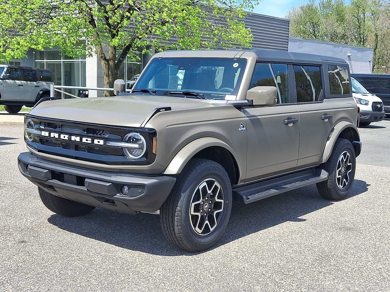 New 2026 Ford Bronco Outer Banks AWD/4WD image 3