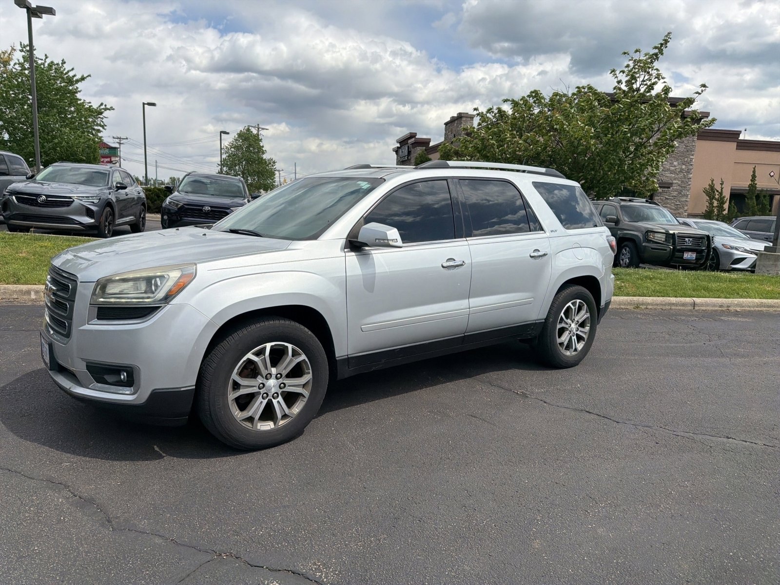 Used 2016 GMC Acadia SLT w/ Open Road Package AWD/4WD image 2