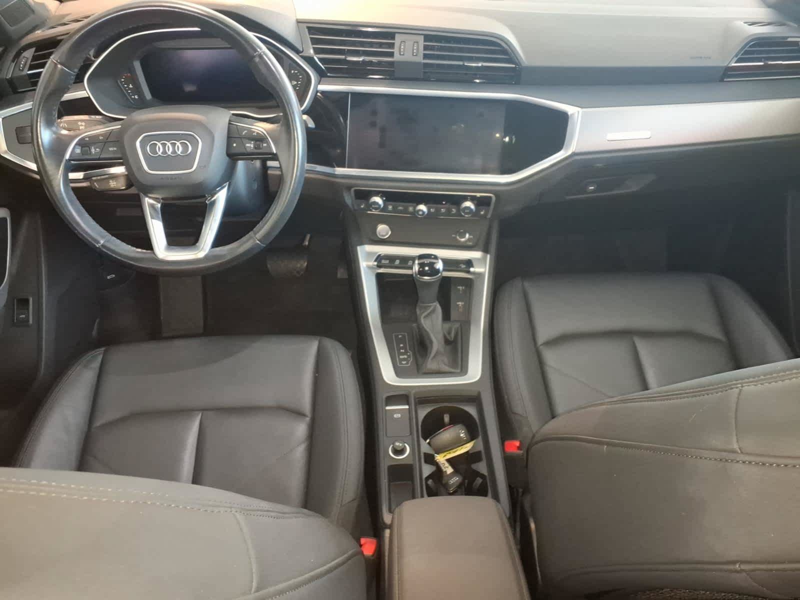 Used 2020 Audi Q3 2.0T Premium w/ Convenience Package AWD/4WD image 13