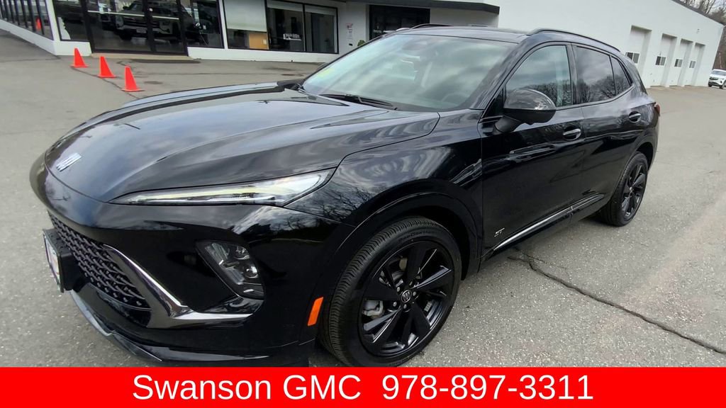 Certified 2025 Buick Envision Sport Touring image 4