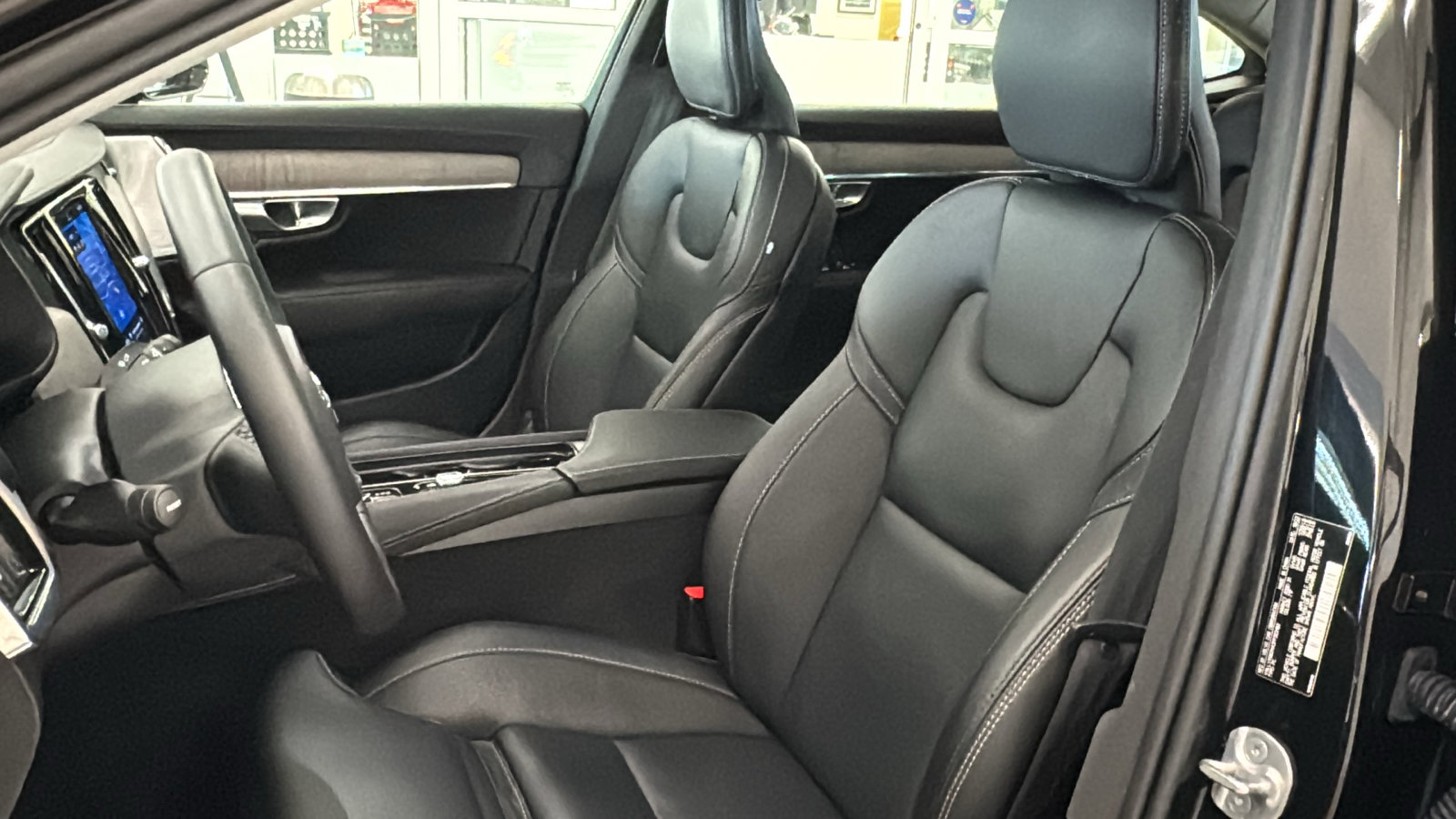 Used 2023 Volvo S90 B6 Ultimate w/ Lounge Package AWD/4WD image 23