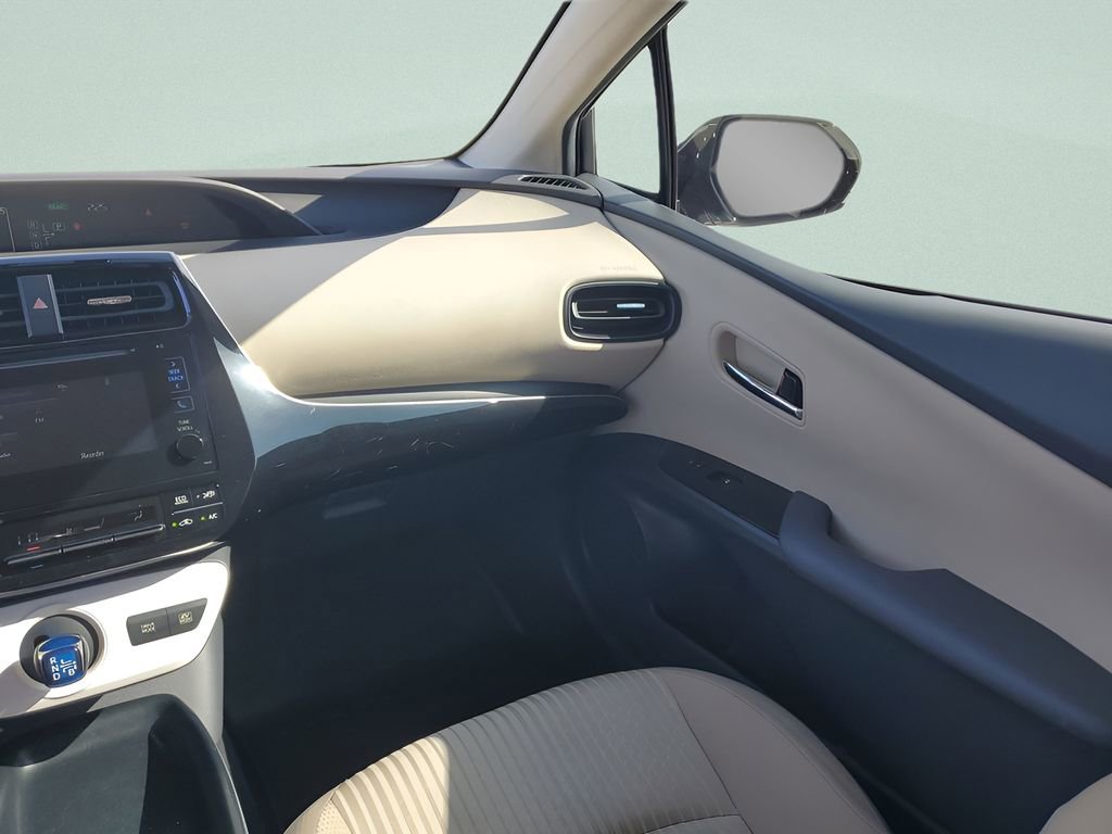 Used 2016 Toyota Prius Two image 11