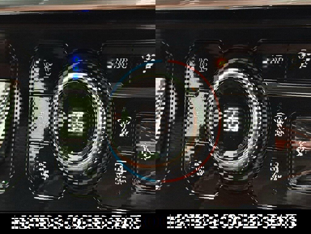 Used 2025 GMC Sierra 2500 Denali Ultimate image 14