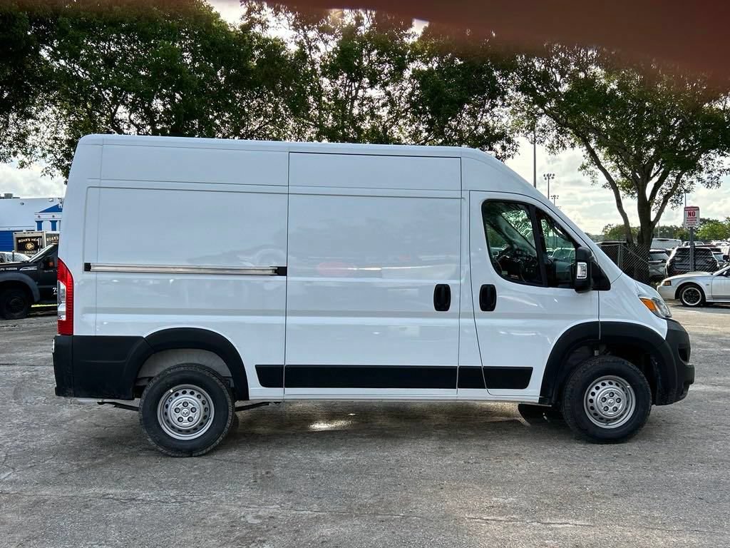 New 2024 RAM ProMaster 2500 w/ Upfitter's Prep Package FWD image 3