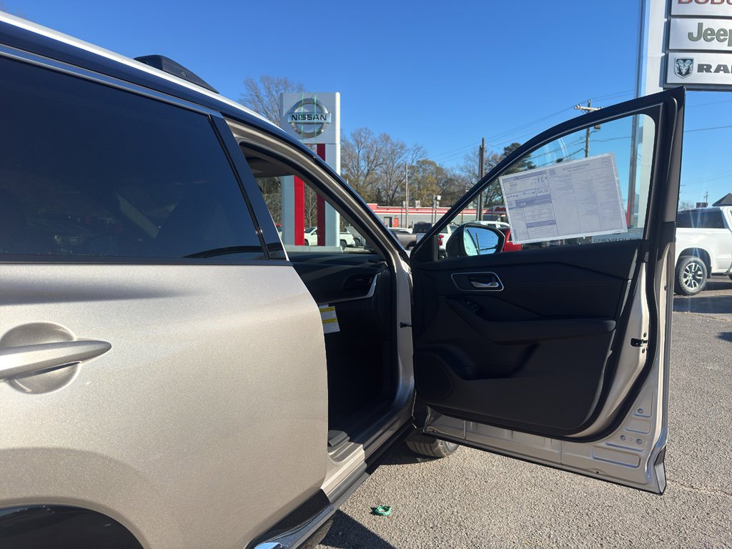 New 2026 Nissan Rogue Platinum image 20