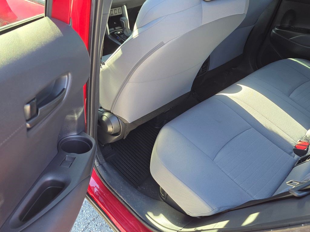 Used 2025 Toyota Corolla Cross AWD Hybrid w/ Moonroof Package image 27