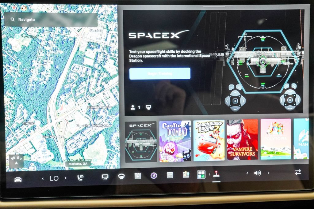 Used 2021 Tesla Model S Plaid AWD/4WD image 31