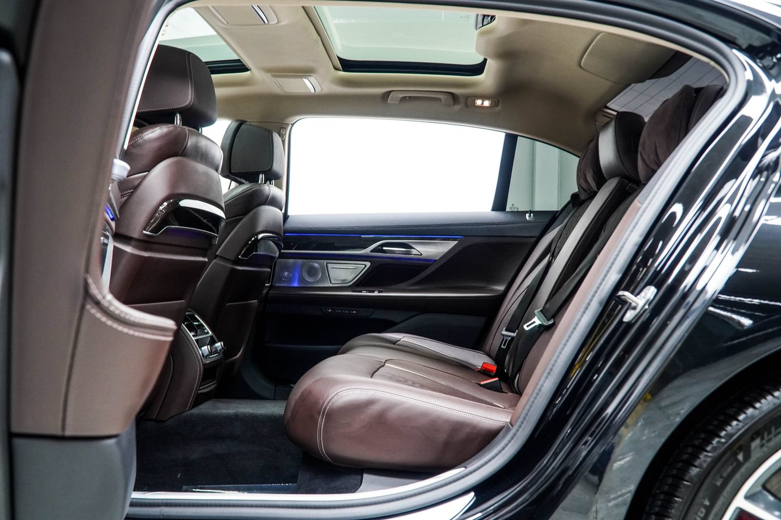 Used 2022 BMW 750i xDrive w/ Luxury Rear Seating Package AWD/4WD image 43
