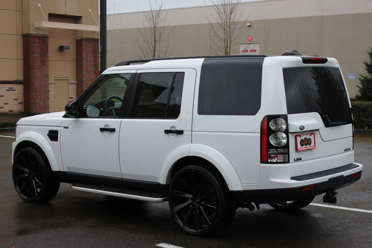 Used 2016 Land Rover LR4 HSE LUX AWD/4WD image 3