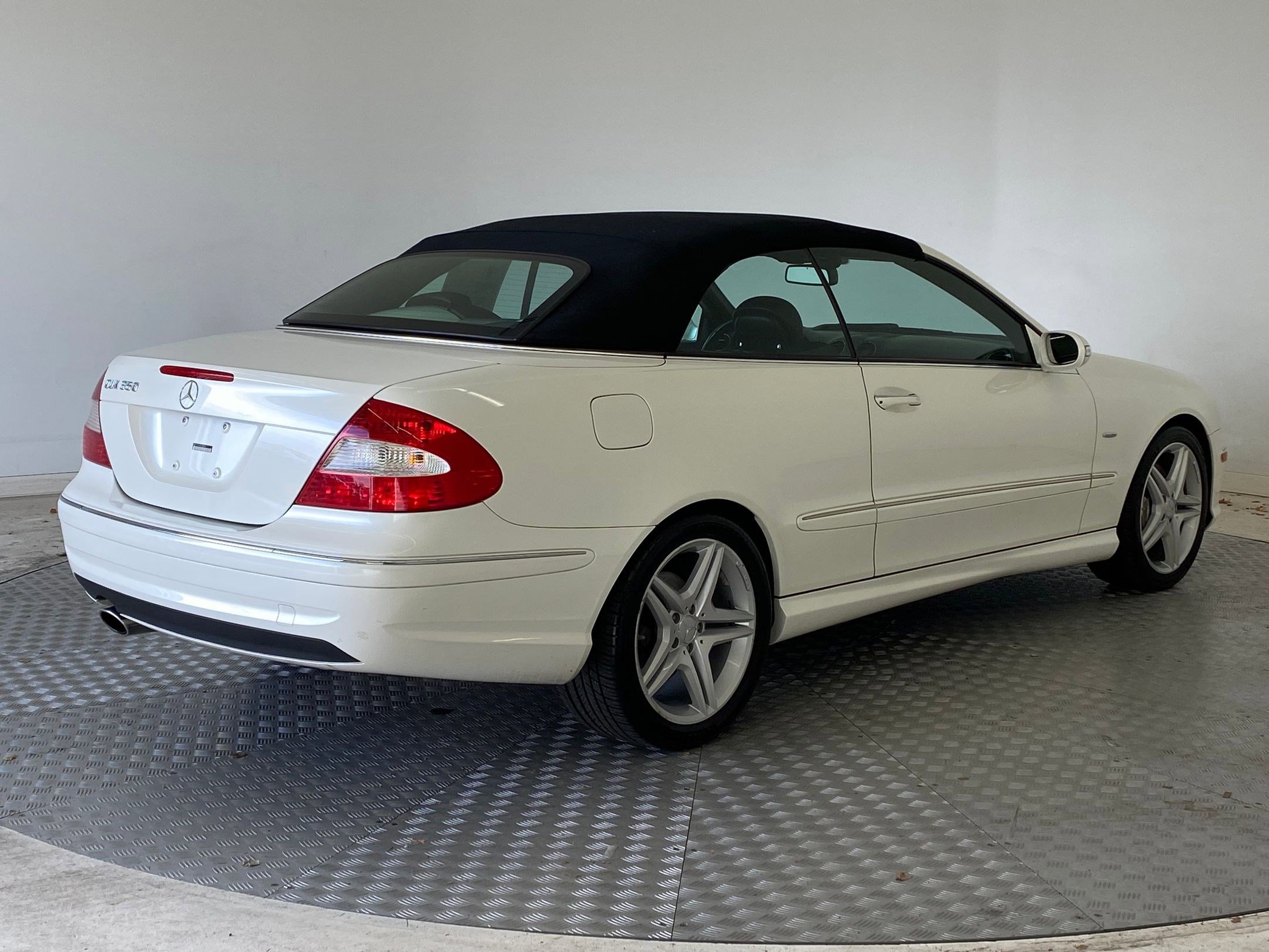 Used 2009 Mercedes-Benz CLK 350 Cabriolet image 9