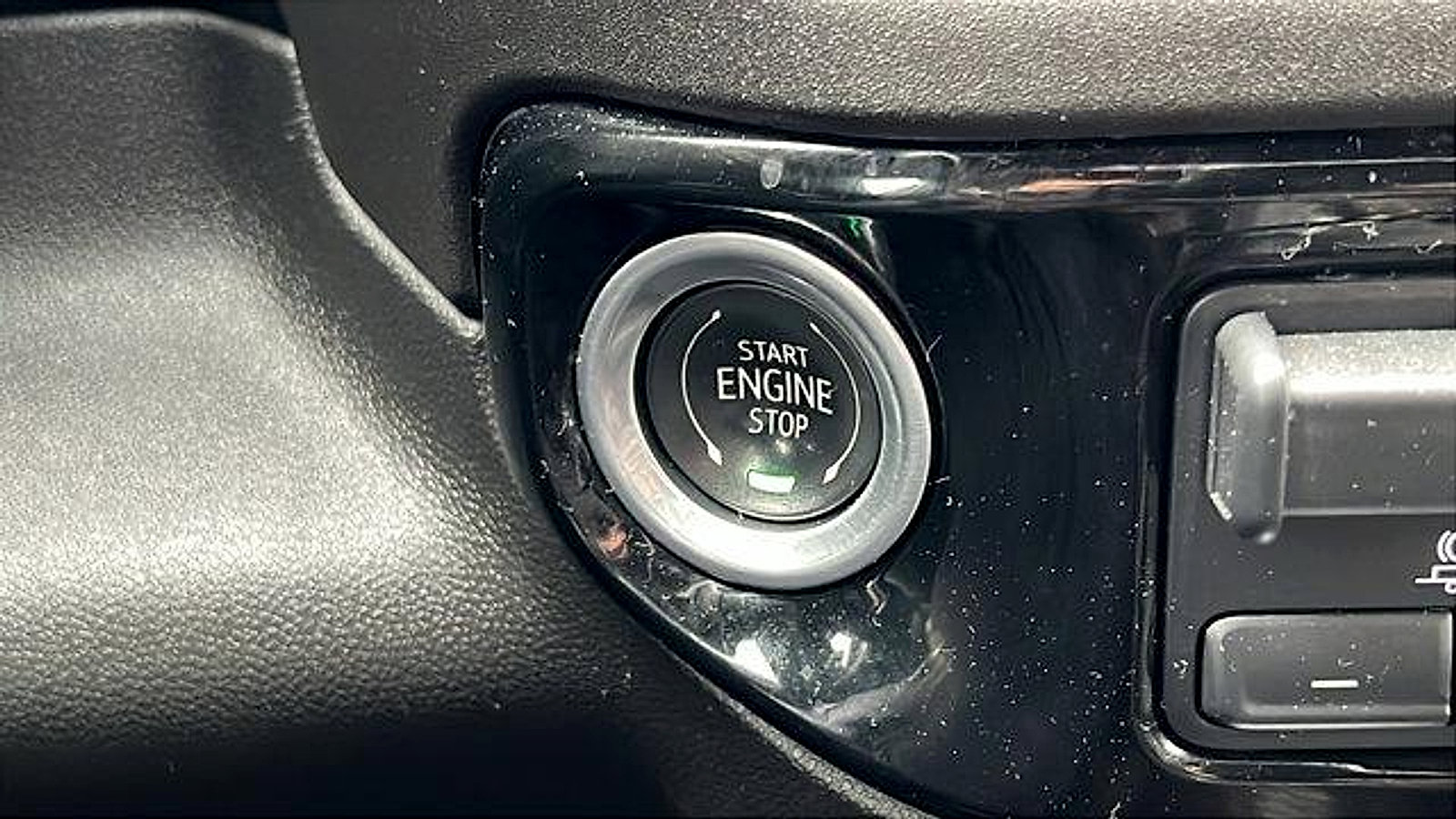 Certified 2024 GMC Sierra 2500 SLT w/ SLT Convenience Package image 30