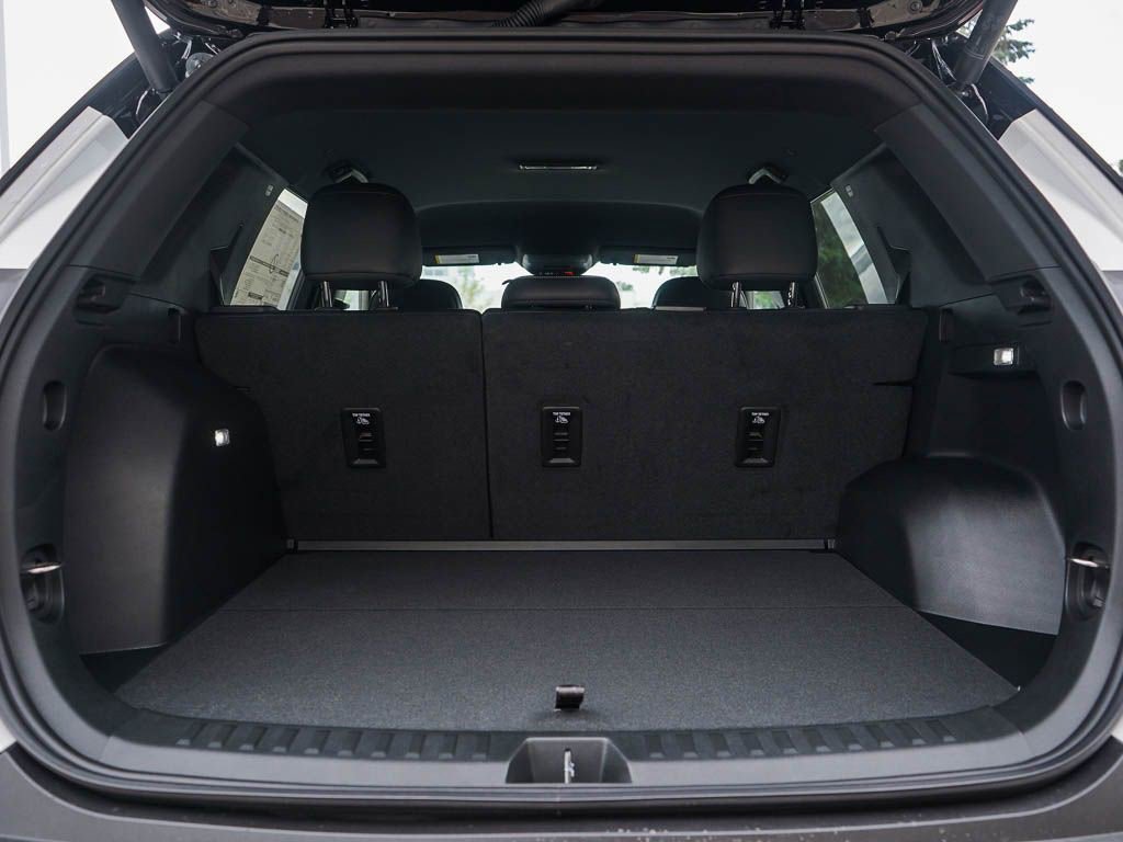 New 2026 GMC Terrain Elevation w/ Elevation Premium Package AWD/4WD image 8
