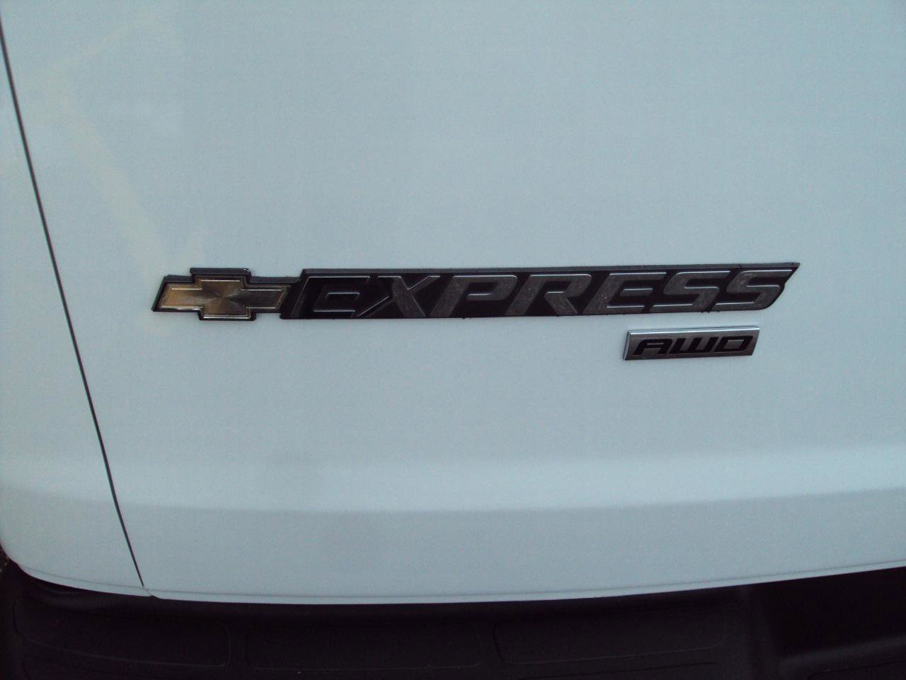 Used 2013 Chevrolet Express 1500 AWD image 34