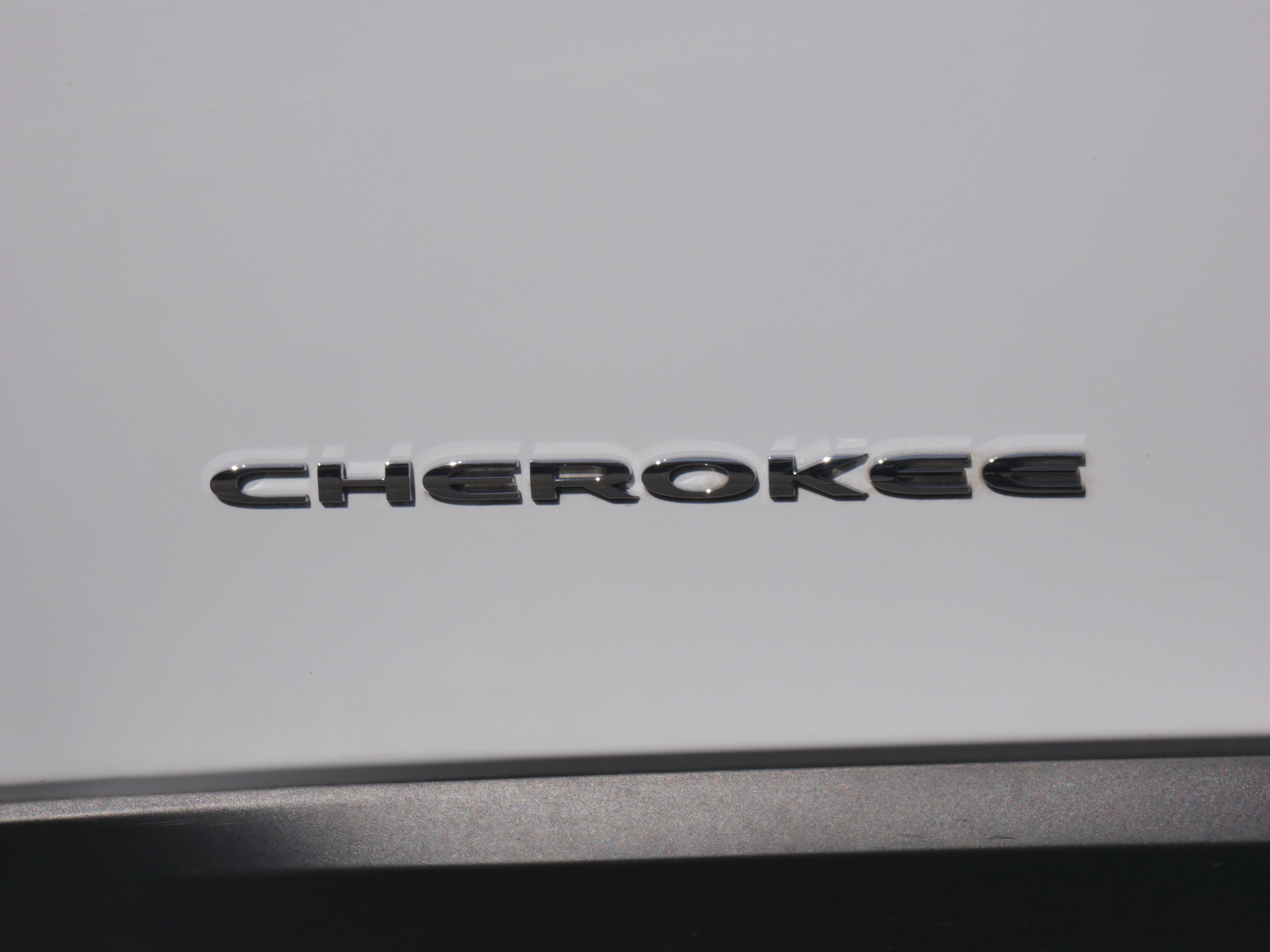 Used 2020 Jeep Cherokee Latitude image 17