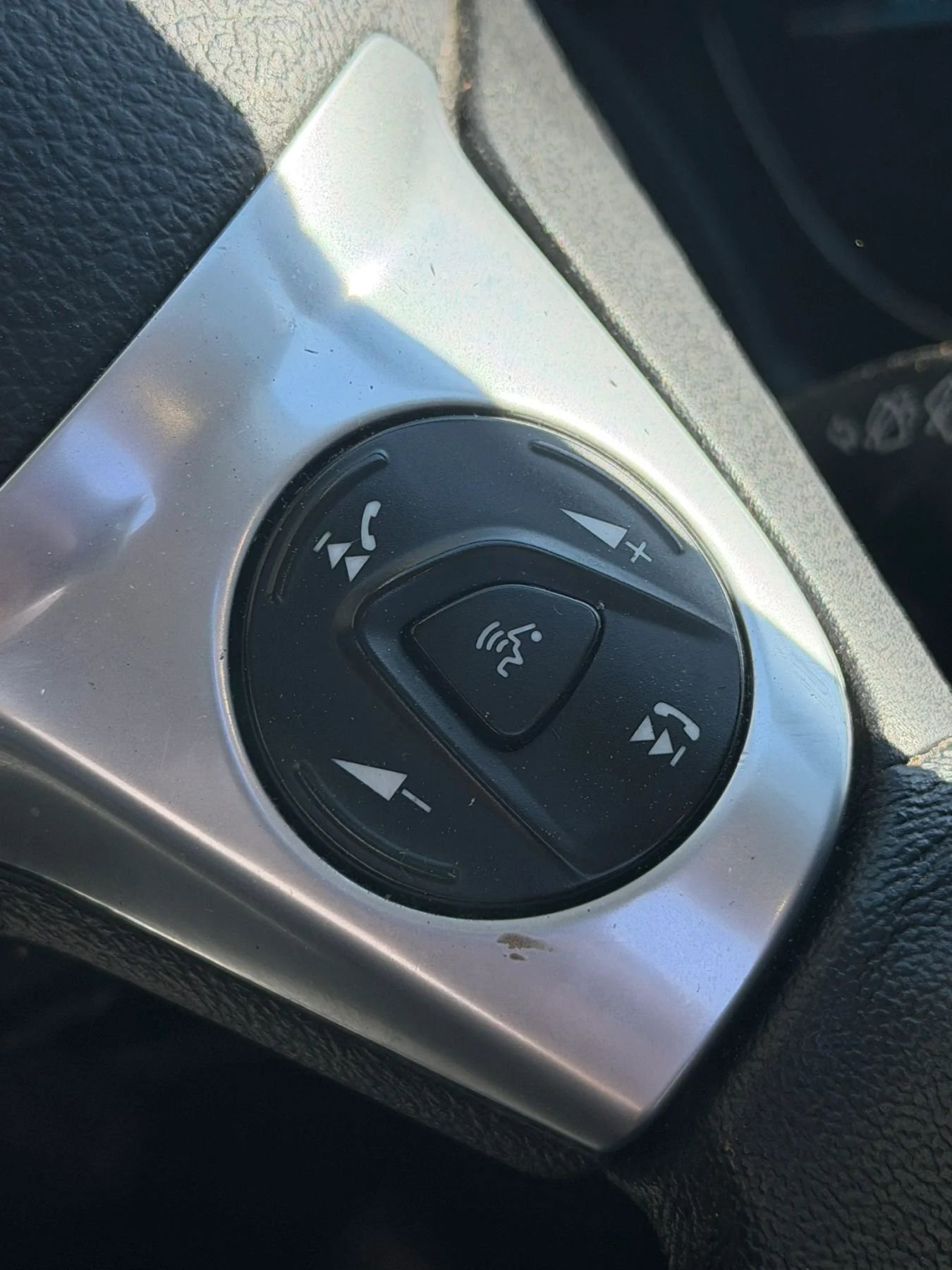 Used 2016 Ford Escape Titanium AWD/4WD image 17