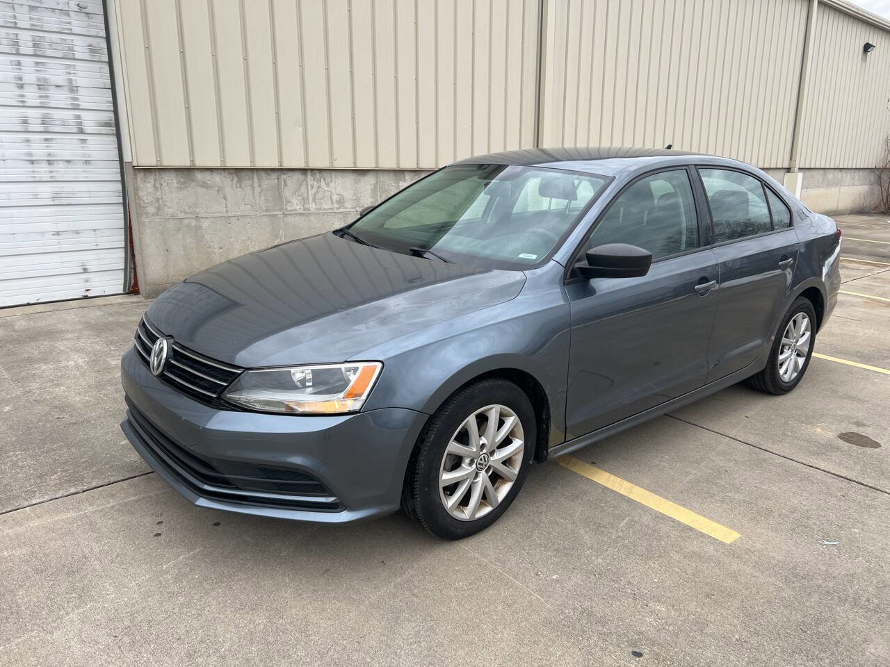 Used 2015 Volkswagen Jetta SE FWD image 1